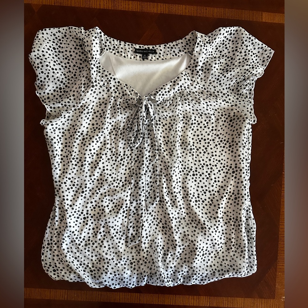 Sara Michelle Black and White top